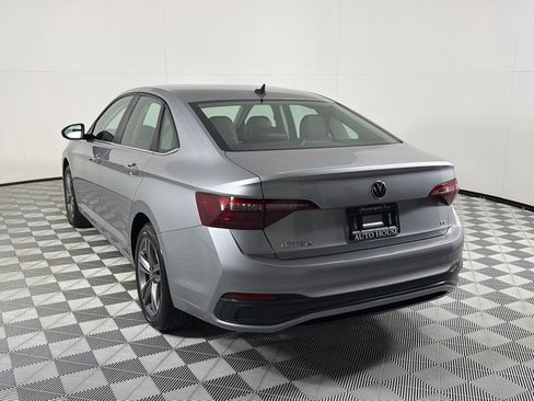 Used 2022 Volkswagen Jetta SE FWD image 7