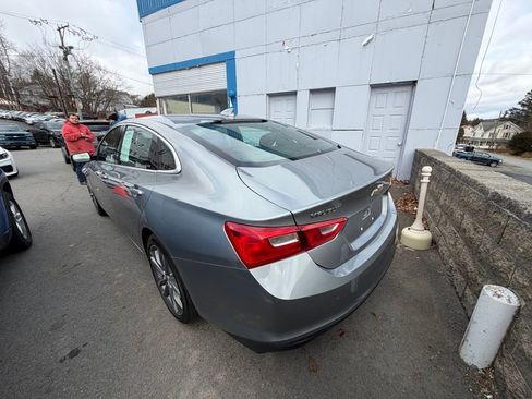 Used 2023 Chevrolet Malibu LT image 3