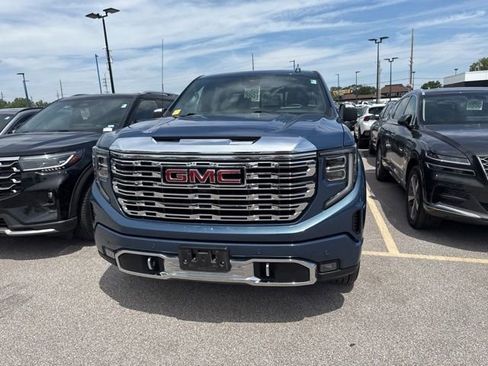 Used 2025 GMC Sierra 1500 Denali w/ Denali Reserve Package AWD/4WD image 4