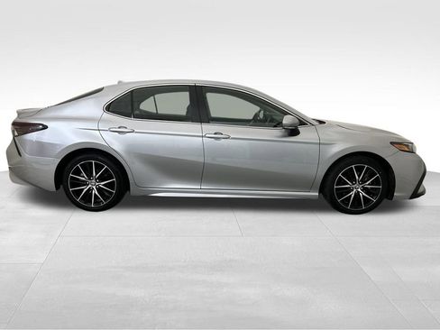 Used 2024 Toyota Camry SE FWD image 6