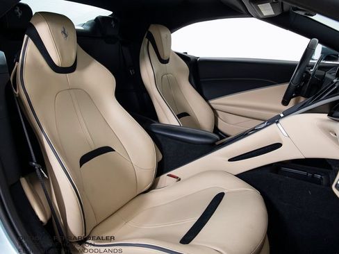 Used 2024 Ferrari Roma Spider RWD image 17