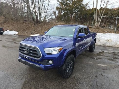 Used 2023 Toyota Tacoma SR5 w/ Technology Package image 1