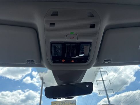 Certified 2026 Volkswagen Atlas SE w/ Panoramic Sunroof Package FWD image 22