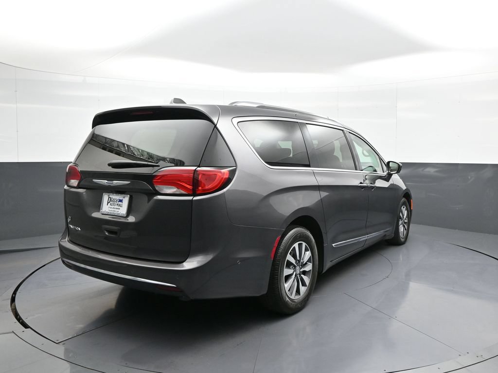 Used 2020 Chrysler Pacifica Touring-L Plus FWD image 6