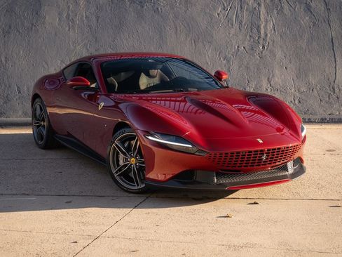 Used 2024 Ferrari Roma image 1