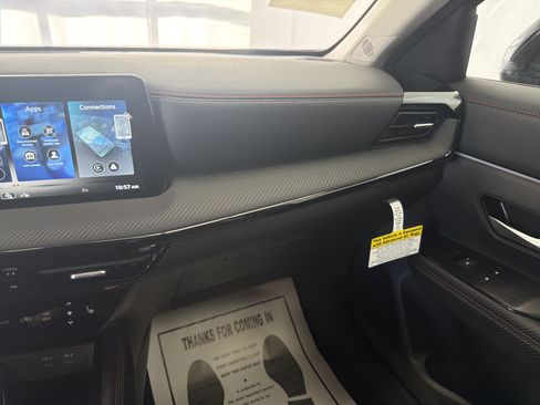 New 2026 Nissan Kicks SR w/ Cold Weather Package image 14