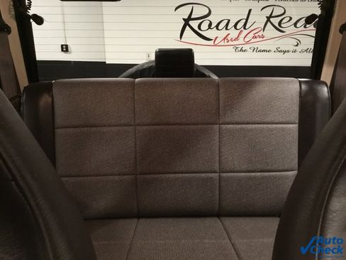 Used 2000 Jeep Wrangler Sport image 22