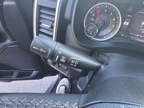 Used 2019 RAM 1500 Big Horn AWD/4WD image 17