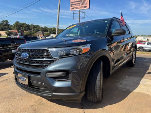 Used 2022 Ford Explorer XLT RWD image 4