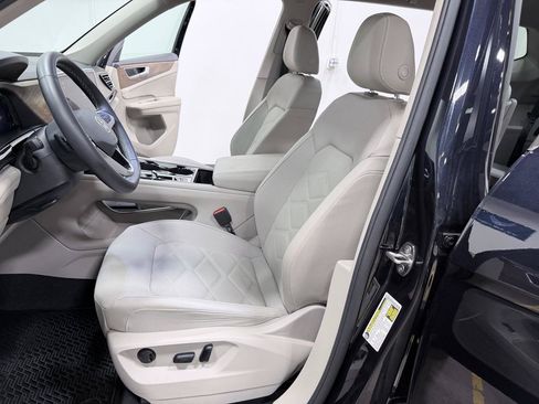 Used 2024 Volkswagen Atlas SE w/ Black Wheel Package AWD/4WD image 30