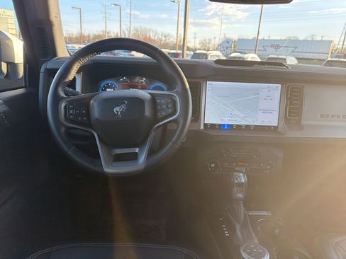 Used 2025 Ford Bronco Outer Banks image 17