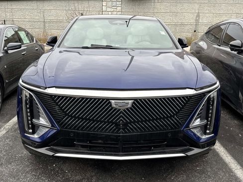 Used 2024 Cadillac Lyriq Luxury image 2