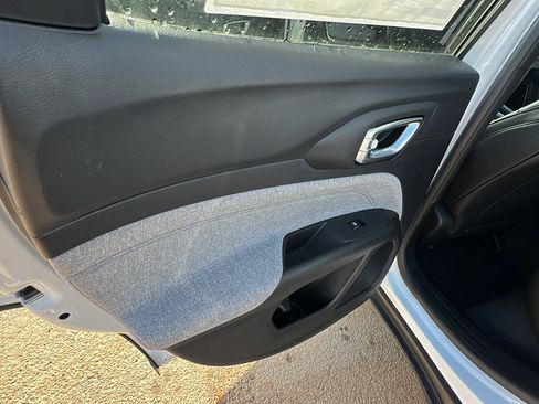 New 2026 Jeep Compass Latitude image 18