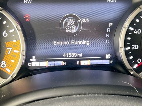 Used 2022 Jeep Renegade Latitude w/ Convenience Group AWD/4WD image 12