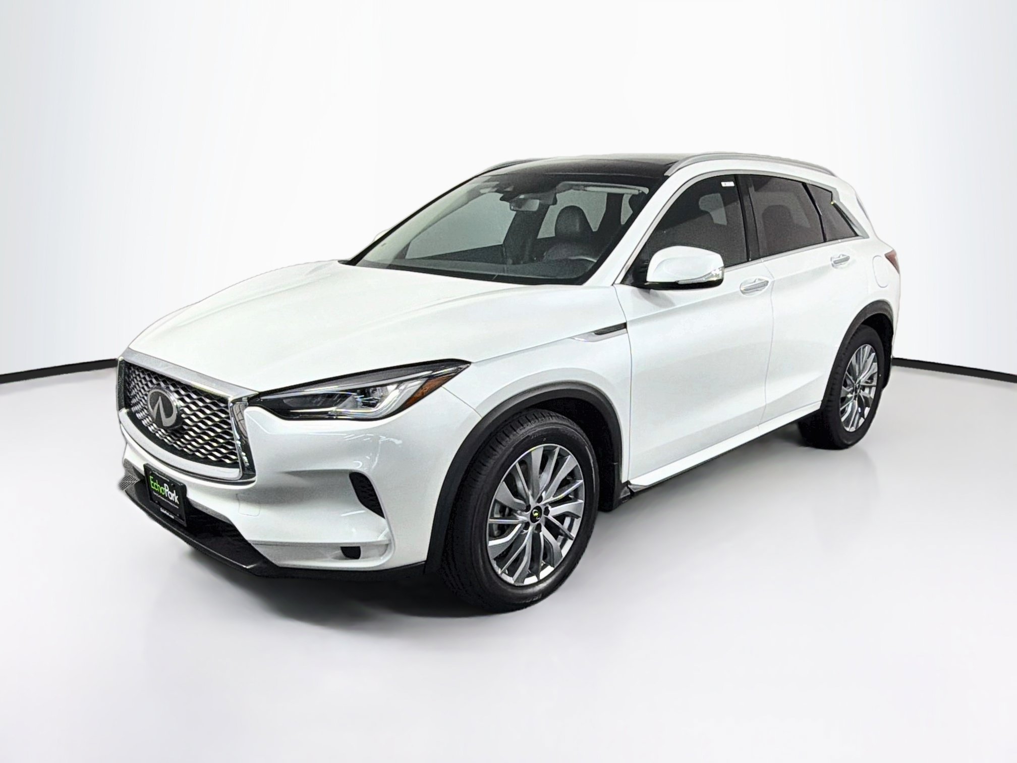 Used 2023 INFINITI QX50 Luxe FWD image 3