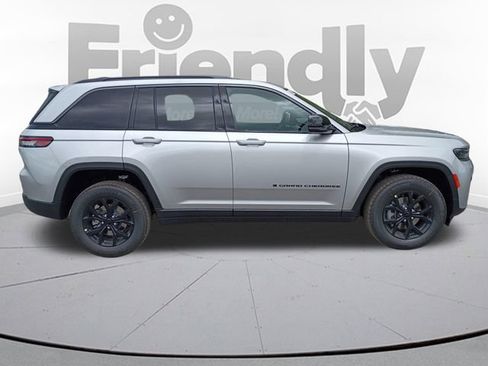 New 2026 Jeep Grand Cherokee Altitude AWD/4WD image 4
