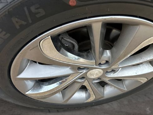 Used 2021 Buick Encore GX Essence w/ Experience Buick Package FWD image 18