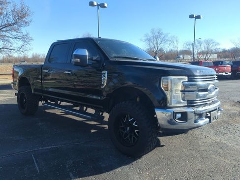 Used 2018 Ford F250 Lariat w/ Lariat Ultimate Package AWD/4WD image 4