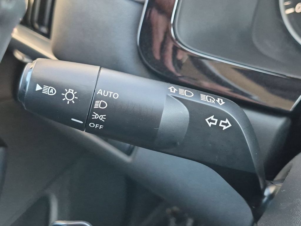 Used 2025 Nissan Pathfinder SL AWD/4WD image 20