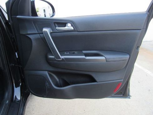 Used 2021 Kia Sportage S image 18