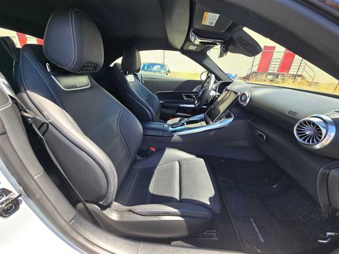Used 2022 Mercedes-Benz SL 55 AMG 4MATIC image 12