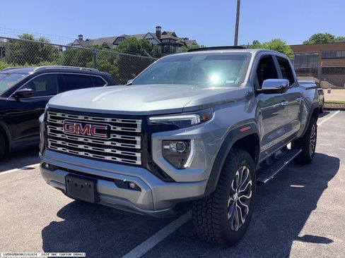 Used 2024 GMC Canyon Denali AWD/4WD image 4