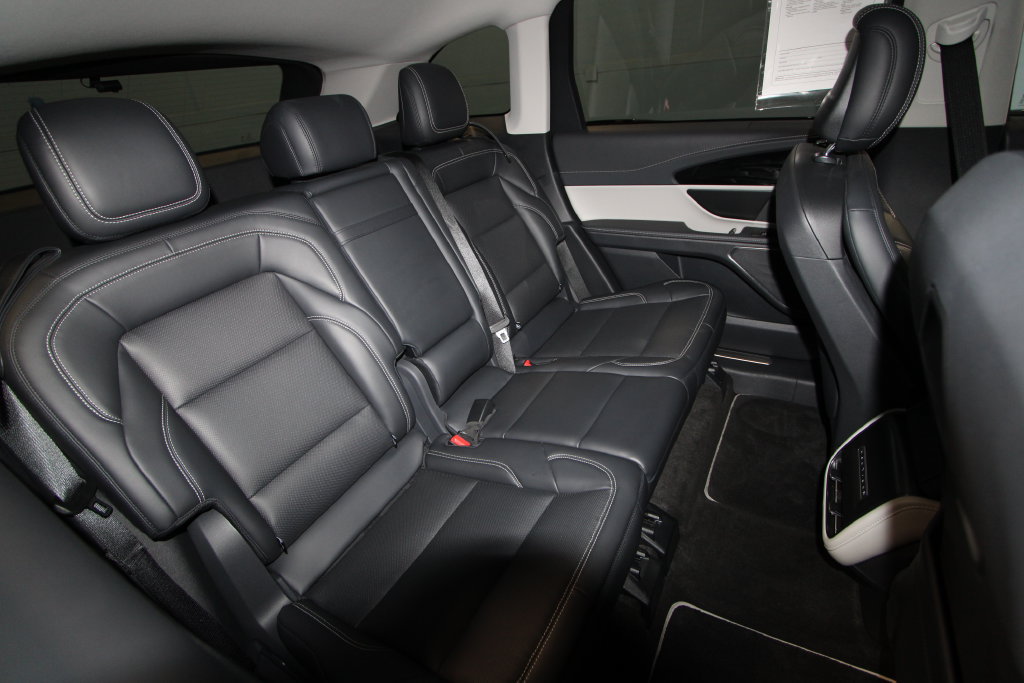 Used 2024 Lincoln Nautilus Premier AWD/4WD image 26