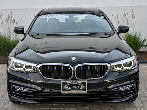 Used 2017 BMW 530i xDrive AWD/4WD image 4