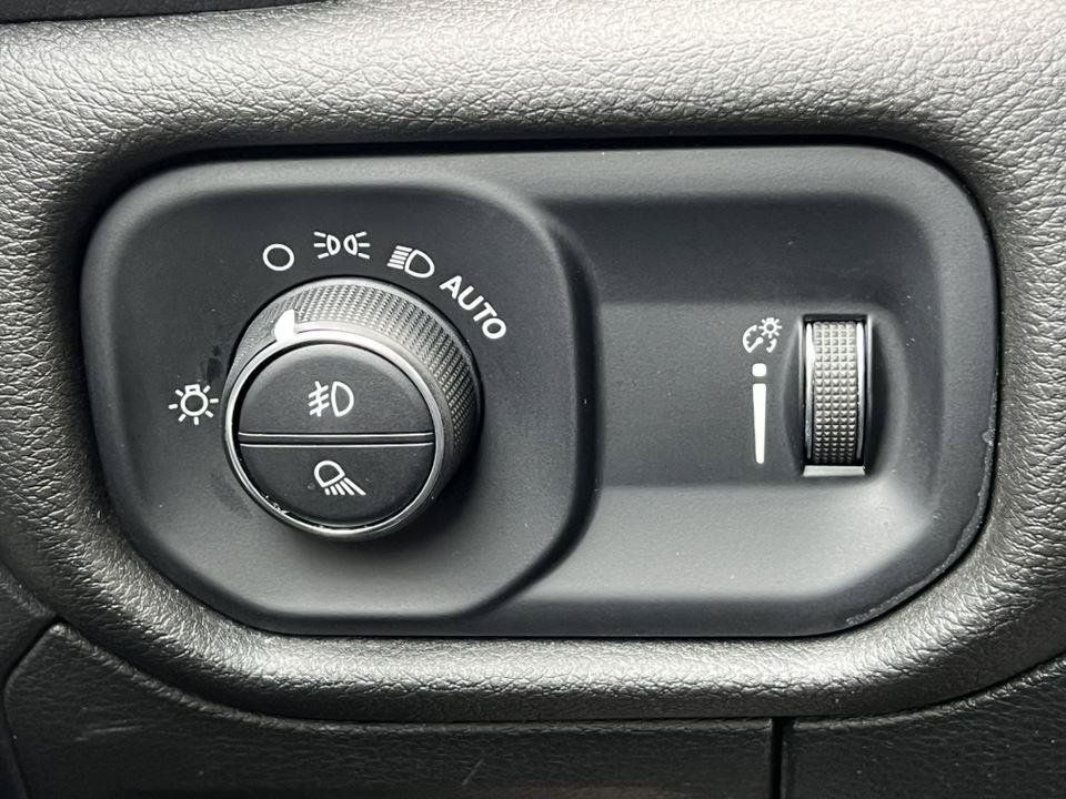 Used 2022 RAM 1500 Big Horn AWD/4WD image 16