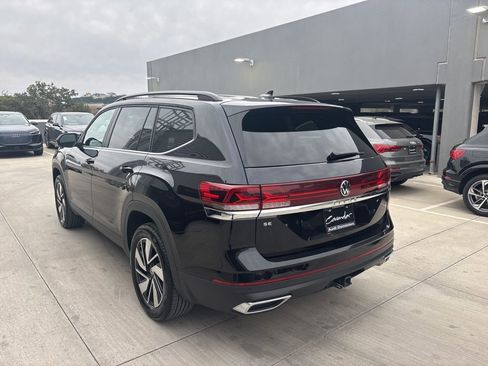 Used 2025 Volkswagen Atlas SE image 8