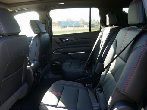 New 2026 Chevrolet Traverse RS image 11