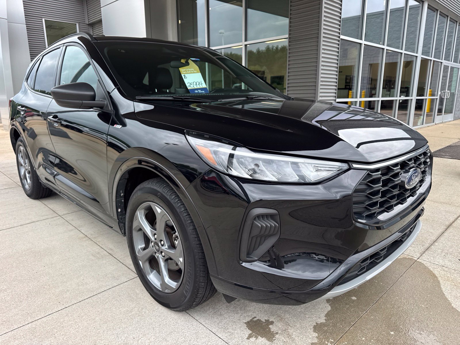 Certified 2024 Ford Escape ST-Line w/ Tech Pack #1 AWD/4WD image 10