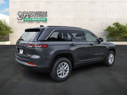 New 2025 Jeep Grand Cherokee Laredo X w/ Luxury Tech Group I image 5