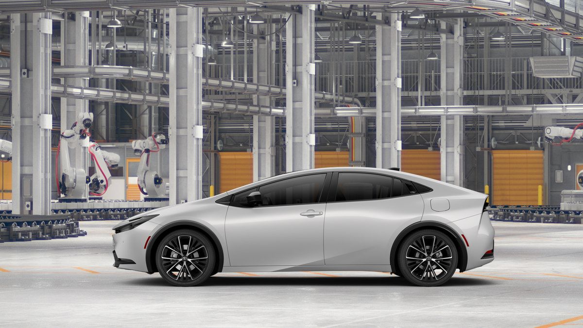 New 2027 Toyota Prius Limited w/ Limited Premium Package FWD image 4