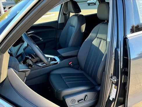 New 2025 Audi Q5 Premium image 9