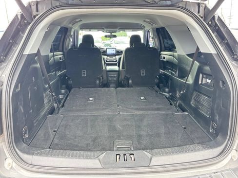 Used 2023 Ford Explorer XLT RWD image 19