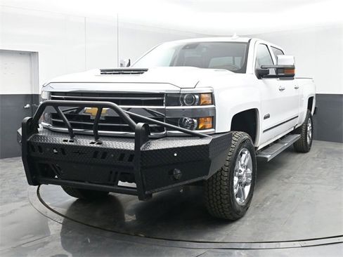 Used 2019 Chevrolet Silverado 2500 High Country w/ Duramax Plus Package image 10