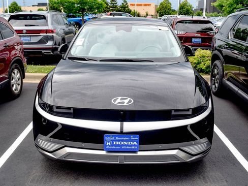 Used 2023 Hyundai Ioniq 5 Limited AWD/4WD image 3