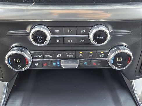 Used 2021 Ford F150 Lariat w/ Equipment Group 502A High AWD/4WD image 18