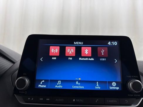 Used 2025 Nissan Sentra SR FWD image 15