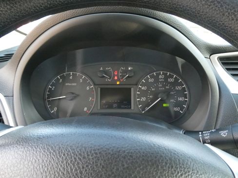 Used 2017 Nissan Sentra S image 17