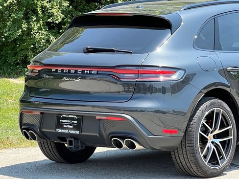 Certified 2025 Porsche Macan S AWD/4WD image 10