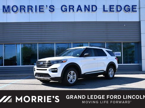 Used 2023 Ford Explorer XLT w/ Equipment Group 202A AWD/4WD image 1