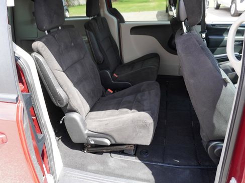 Used 2014 Dodge Grand Caravan SE FWD image 19