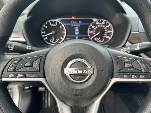 Used 2023 Nissan Altima 2.5 SV image 24