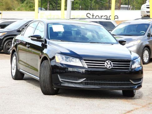 Used 2014 Volkswagen Passat 1.8T SE image 3