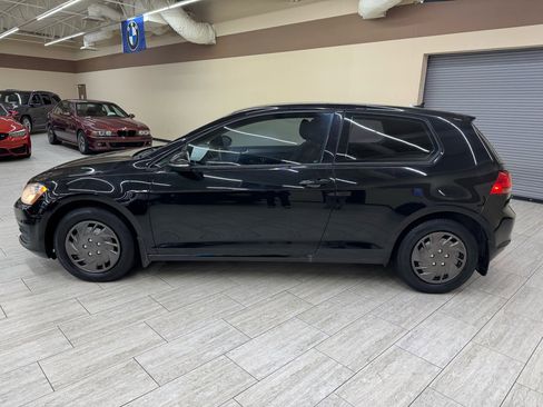 Used 2015 Volkswagen Golf S image 10