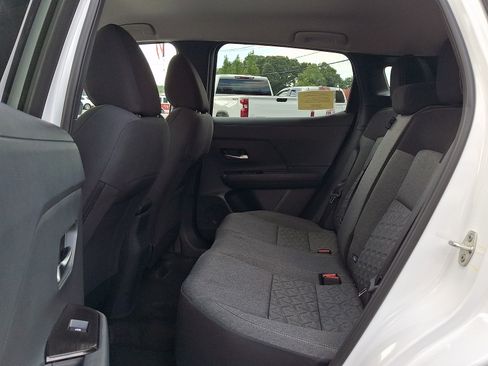 Certified 2025 Nissan Kicks SV AWD/4WD image 11