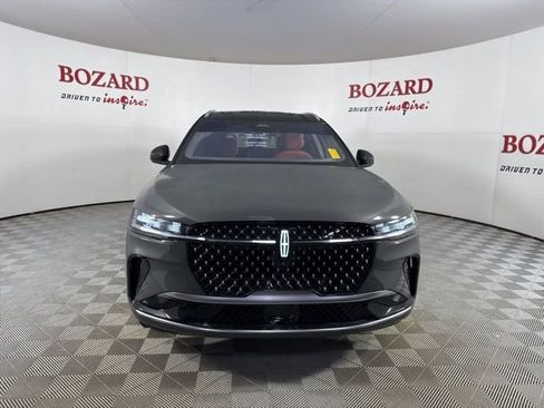 Used 2025 Lincoln Nautilus Black Label image 2