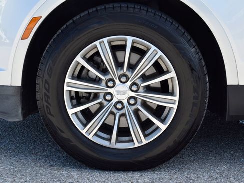 Used 2018 Cadillac XT5 Luxury w/ Driver Awareness Package FWD image 26